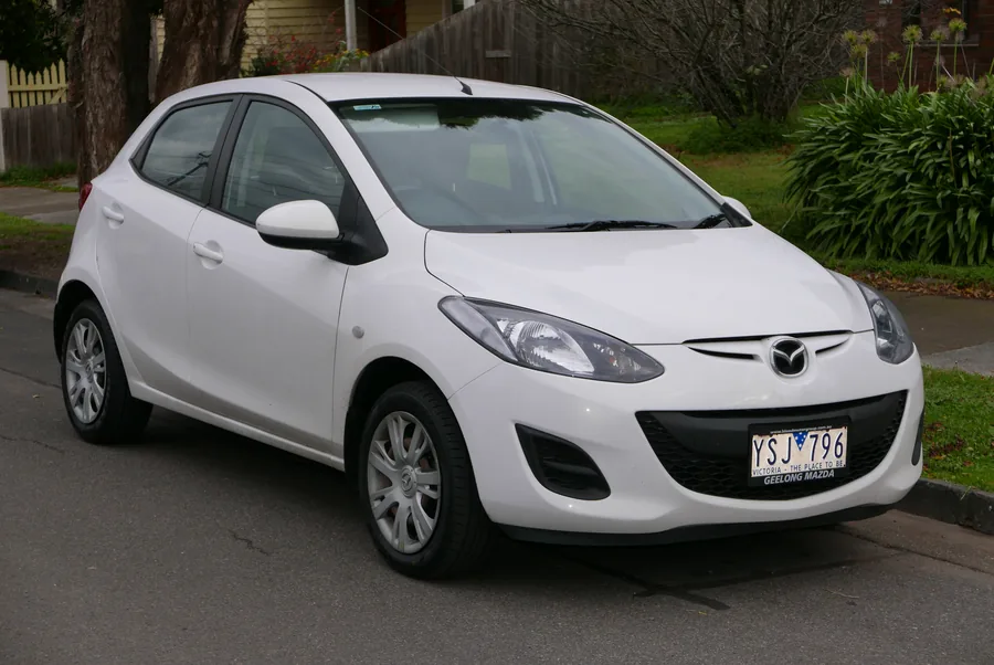 2. generacija (DE/DH) modela Mazda 2