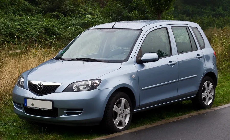 1. generacija (DY) modela Mazda 2