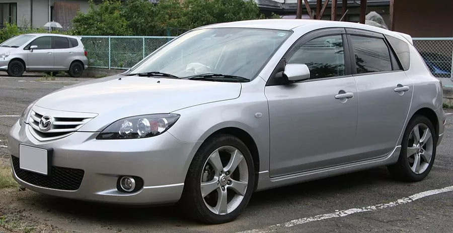 1. generacija (BK) modela Mazda 3