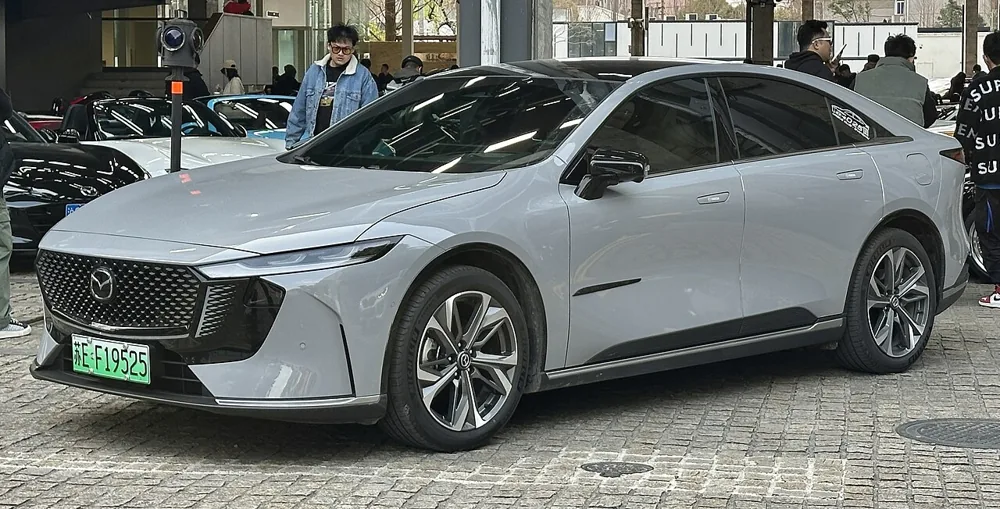 Mazda 6e / EZ-6